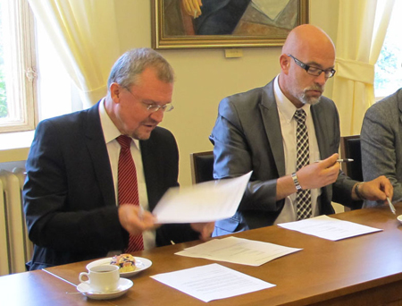 VAMK-VY-IT-sopimus_web.jpg VAMK-VY-IT-sopimus_web.jpg