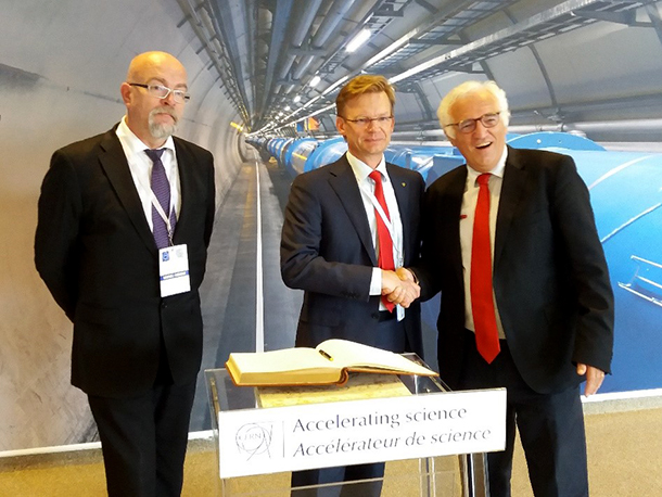 Cern1_610.jpg Cern1_610.jpg