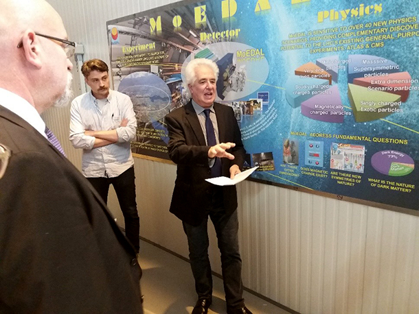 Cern2_610.jpg Cern2_610.jpg