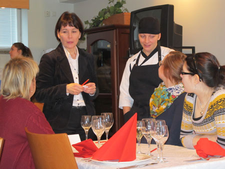 Helena ja Eliisa web.jpg Helena ja Eliisa web.jpg