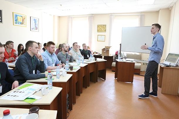 Kuva 1 Ekan päivän luennolta_610.jpg Kuva 1 Ekan päivän luennolta_610.jpg