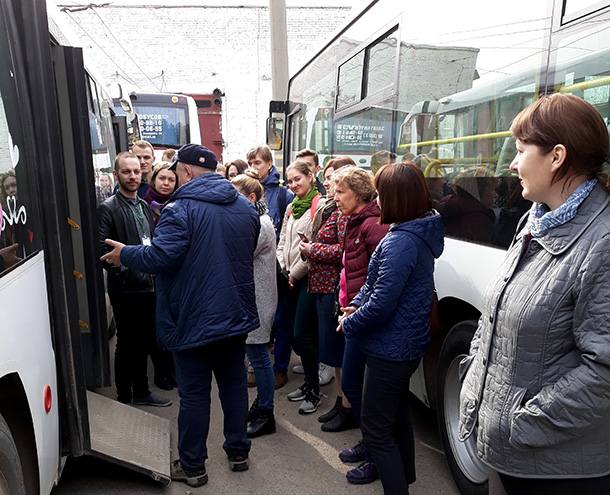 Kuva 4 bussiyrittäjä_l_610.jpg Kuva 4 bussiyrittäjä_l_610.jpg