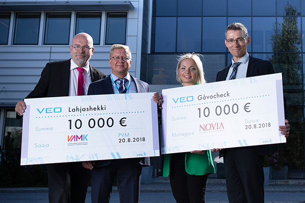 Lahjoitus Vamk Novia_610.jpg