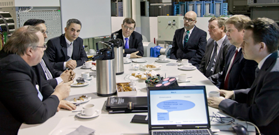 Ministerivierailu_web.jpg Ministerivierailu_web.jpg