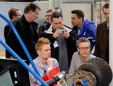 Robottikoneistus_osallistujat.jpg Robottikoneistus_osallistujat.jpg