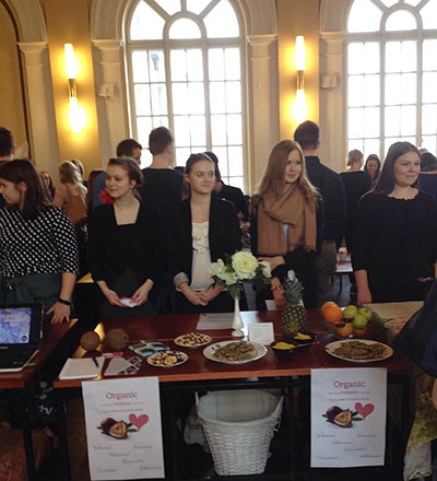 tradefair2_.jpg tradefair2_.jpg