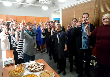 vamkstaff_450.jpg vamkstaff_450.jpg