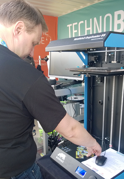 Web_2_2.jpg Web_2_2.jpg