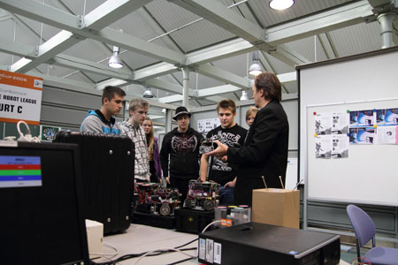 www_lukiopäivä_jalkapallorobot.jpg www_lukiopäivä_jalkapallorobot.jpg