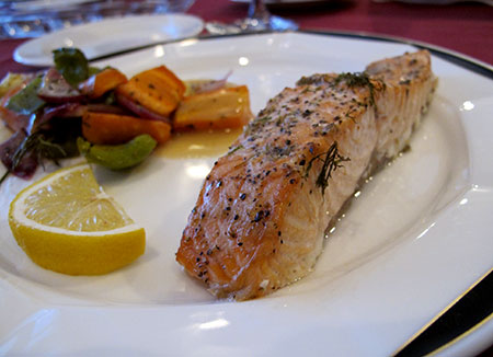 www_näytelounas_lohi.jpg www_näytelounas_lohi.jpg