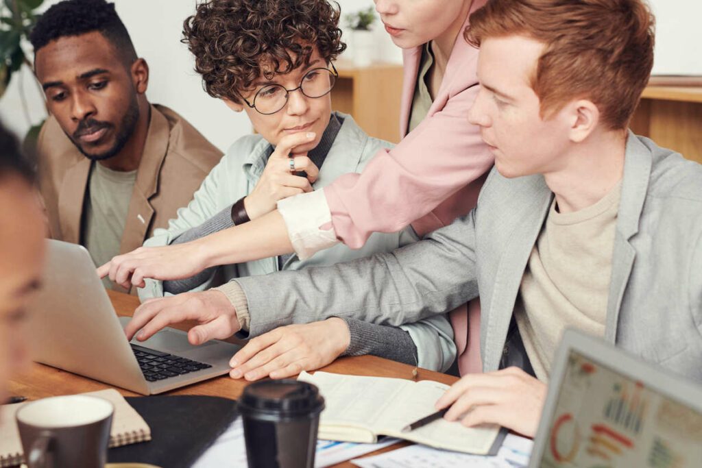 Panorama pexels fauxels 3182755 nelio fi