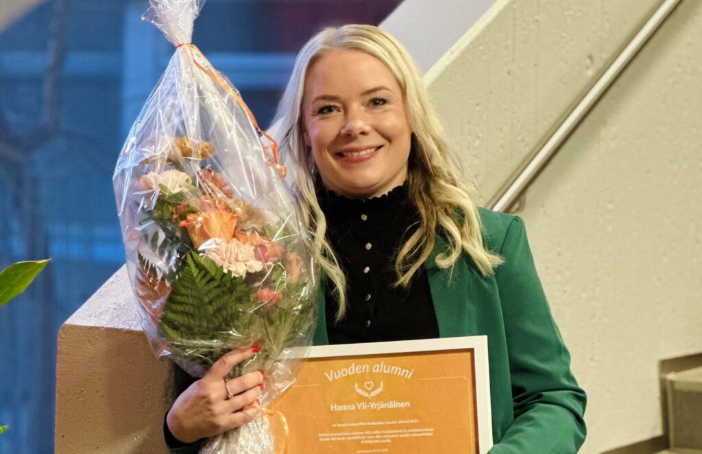 Hanna Yli-Yrjänäinen on VAMKin vuoden 2023 alumni
