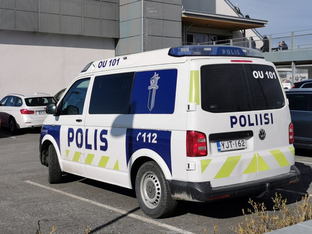 The police invites students to participate in a crowd control exercise on April 25, 2024.