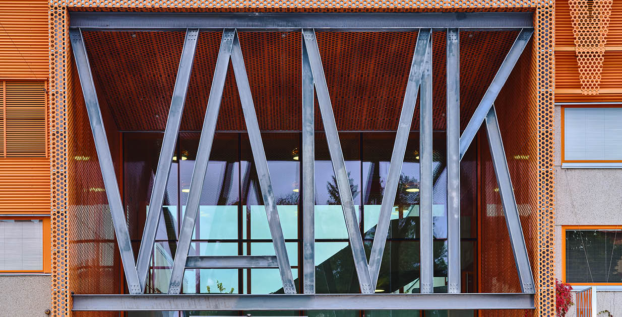 UIR ja VAMK allekirjoittivat yhteistyösopimuksen