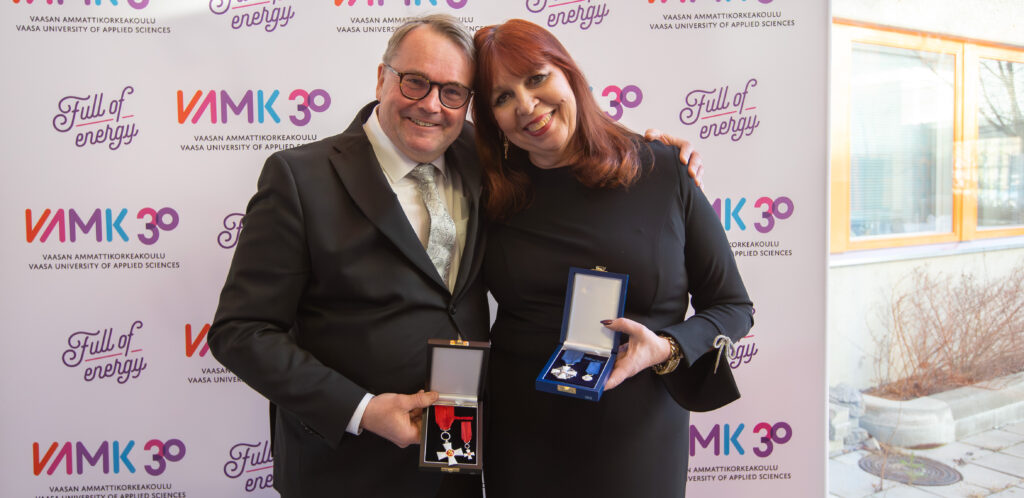 Presidentin tunnustukset korostavat korkeakoulun keskeistä roolia alueen kehityksessä