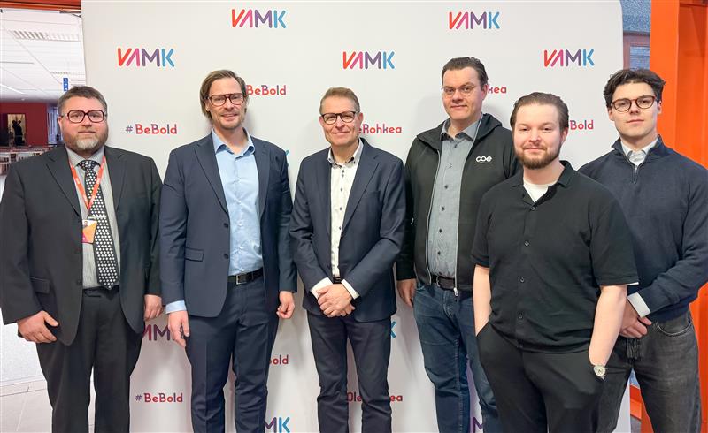 VAMK vahvistaa yhteistyötään CoE Groupin kanssa