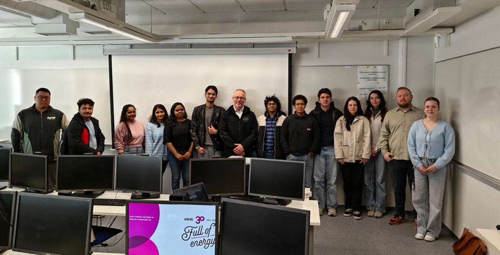 Students Solve Business Challenges in Innovative Collaboration Projects